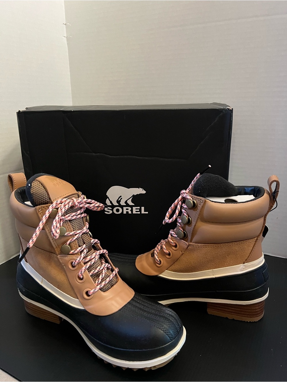 Sorel Tan & Black Waterproof Lace-Up Duck Boots with Pink Patterned Laces
